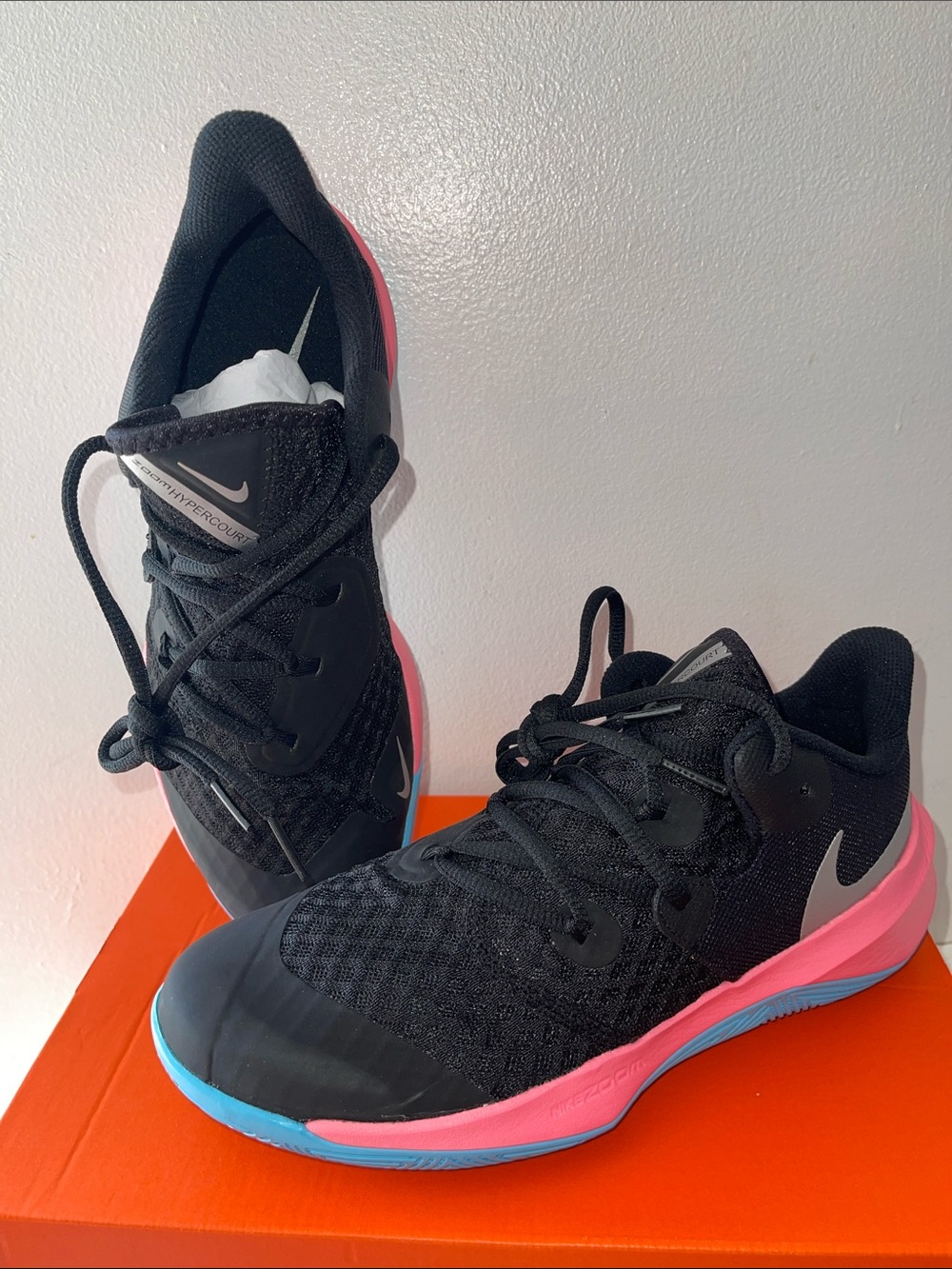 Nike zoom hyperspeed court womenβs Sz 8.5 Men Sz 7 brand new